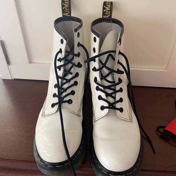 DR MARTENS boots - Picture 1 of 5